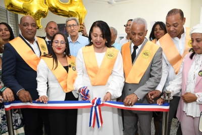 UTECO inaugura Laboratorio de Microbiología con inversión de FOMISAR en el marco de su 44 aniversario.