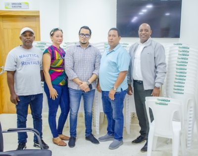 FOMISAR Fortalece Organizaciones Comunitarias de Sánchez Ramírez con Entrega de Sillas